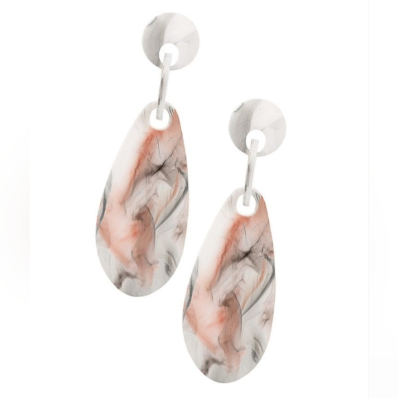 paparazzi Jewelry - A Haute Commodity Silver